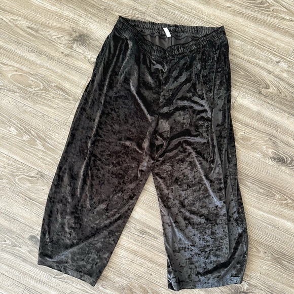 GAP Pants - GAP Black Velvet Pants